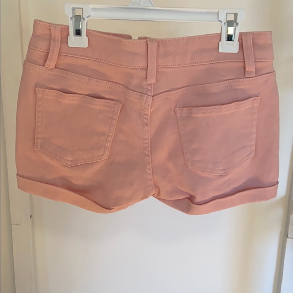 Light pink shorts - Picture 2 of 2